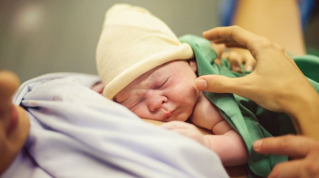 tüp bebek: yeni doğmuş bebek