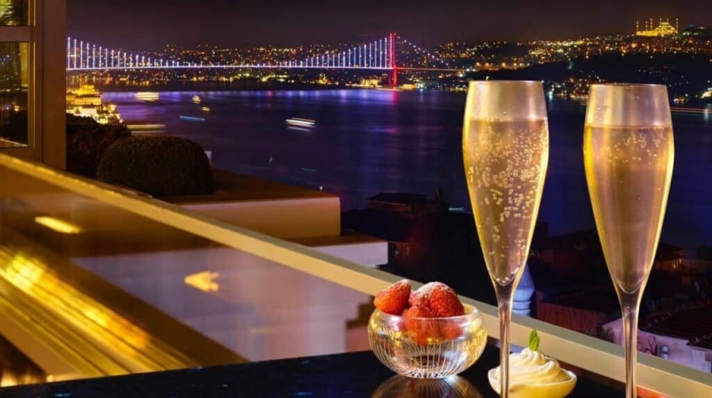 Sevgililer Günü: Cvk Park Bosphorus Hotel İstanbul