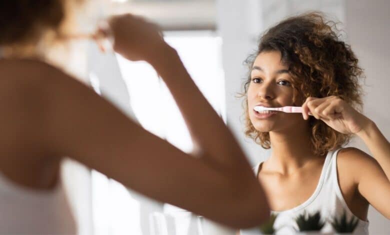 Daha Sağlıklı Dişlere Sahip Olmak için 9 İpucu