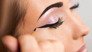 Daha Kolay Eyeliner Çekmek için Deneyebileceğiniz 10 Yöntem