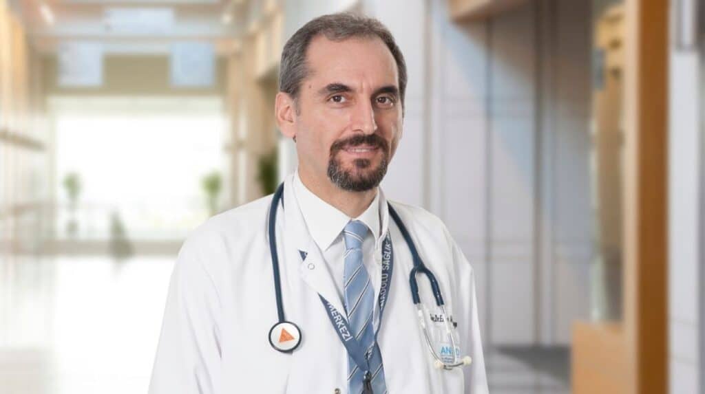 İç Hastalıkları ve Nefroloji Uzmanı Doç. Dr. Enes Murat Atasoyu