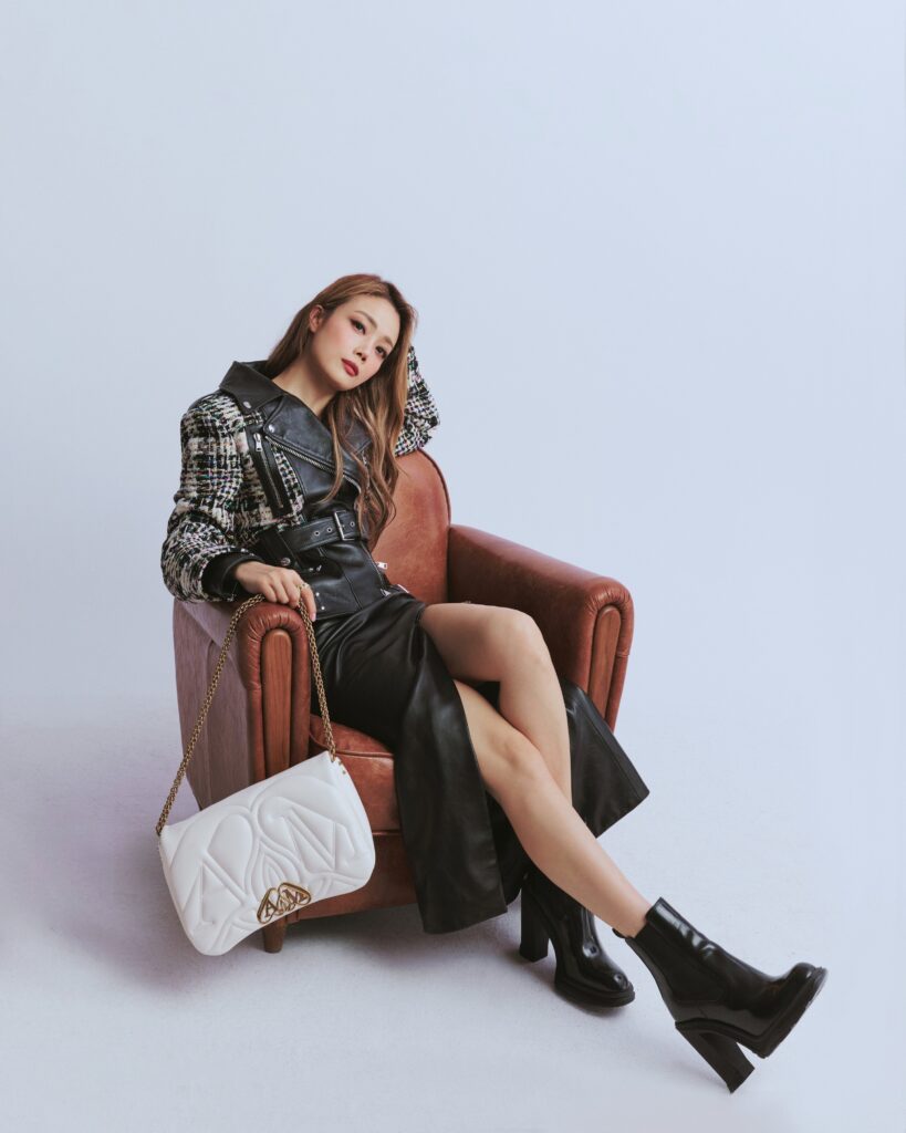 1693985424 Joey Yung Alexander McQueen Seal Small Bag global talents